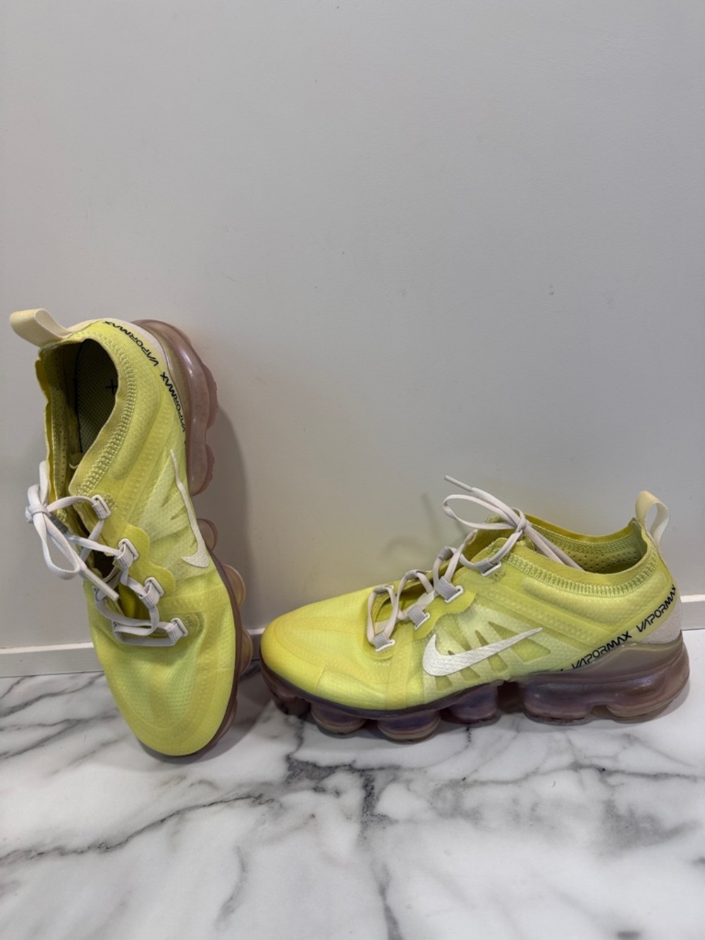 Nike Air VaporMax 2019 lime green SE women's sneakers size 7 - Picture 2 of 10